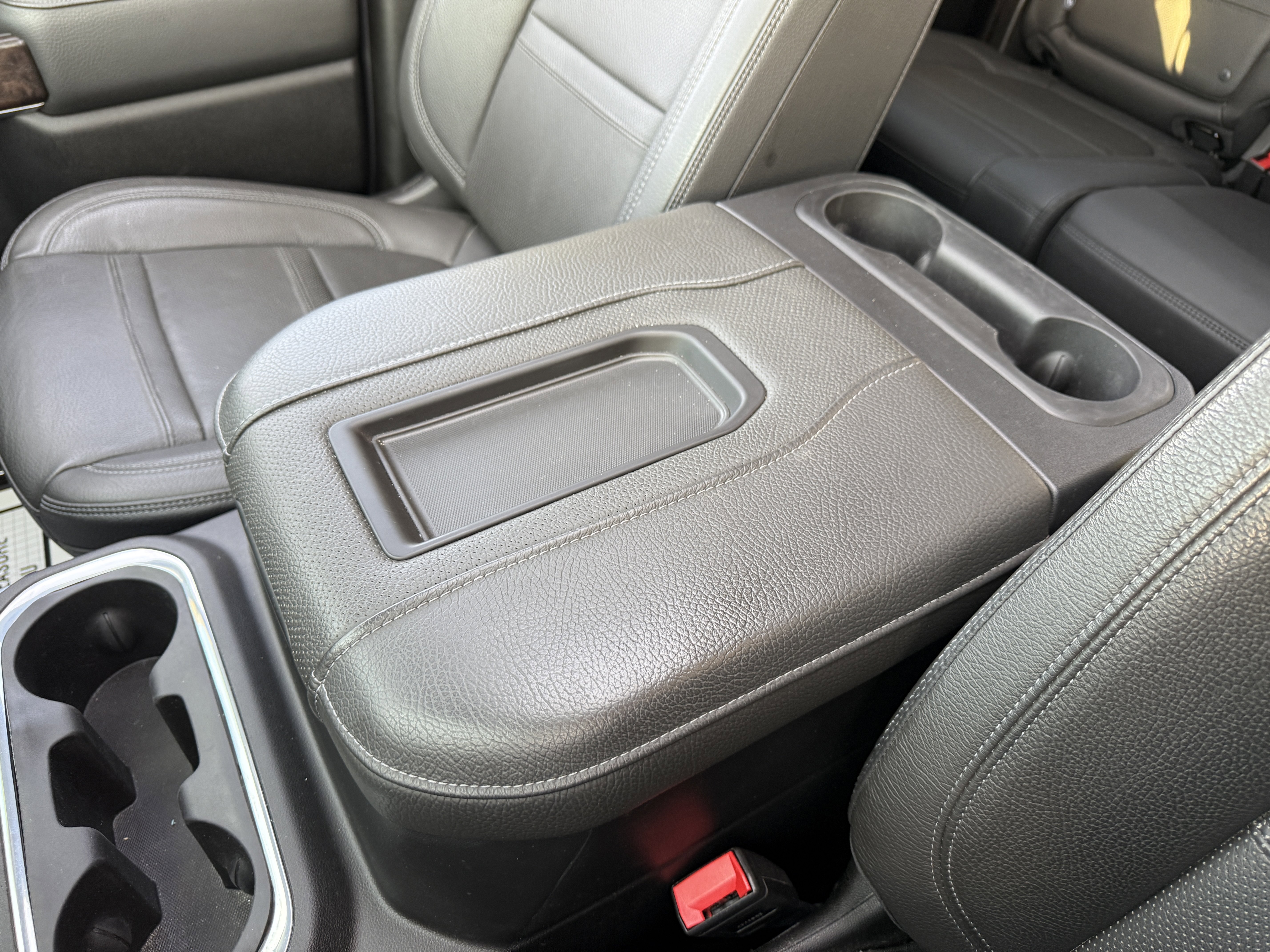 Used 2021 GMC Sierra 2500 Denali w/ Denali Black Diamond Edition image 23