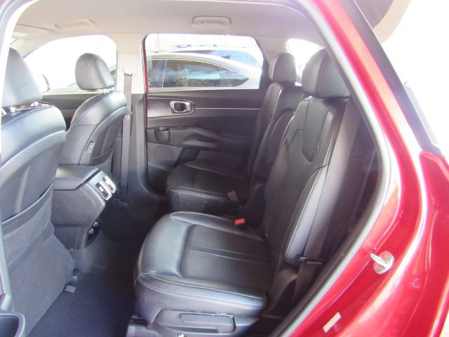 Used 2021 Kia Sorento S FWD image 19