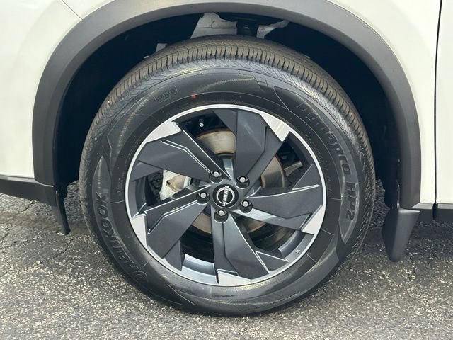 Certified 2025 Nissan Rogue SV AWD/4WD image 8