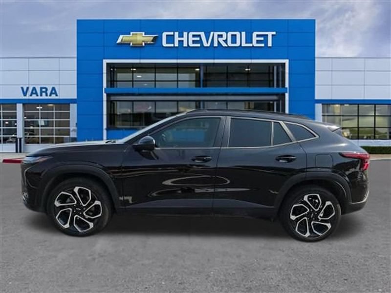 Certified 2026 Chevrolet Trax RS w/ Sunroof Package FWD image 2