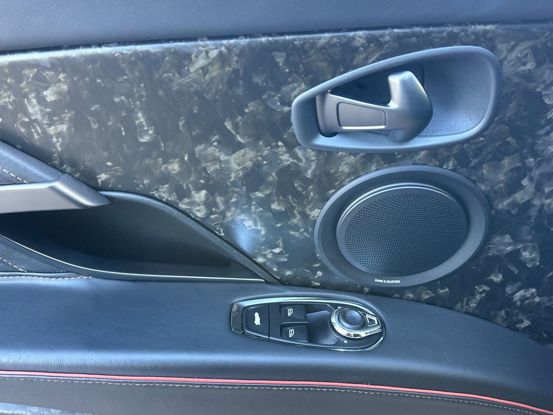 Used 2019 Aston Martin DBS Superleggera image 13