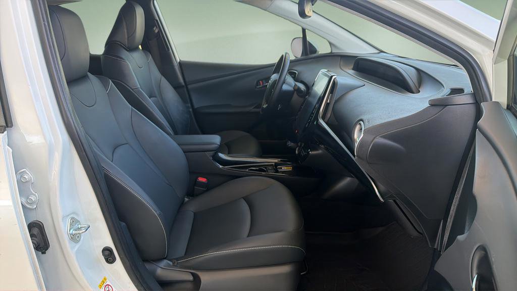 Used 2021 Toyota Prius Prime Limited FWD image 11