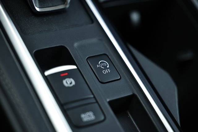 Used 2025 Nissan Pathfinder SL image 39