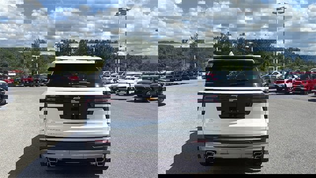 New 2026 Chevrolet Traverse LT w/ Sun and Wheel Package image 4
