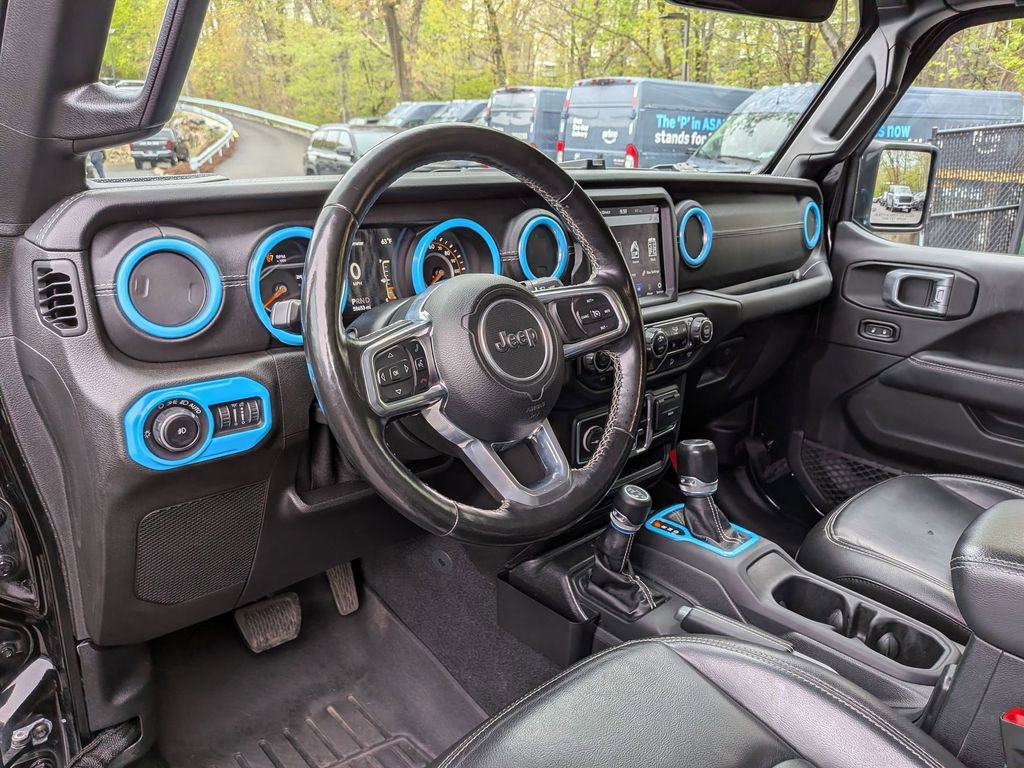 Used 2020 Jeep Wrangler Unlimited Sahara w/ Dual Top Group AWD/4WD image 13