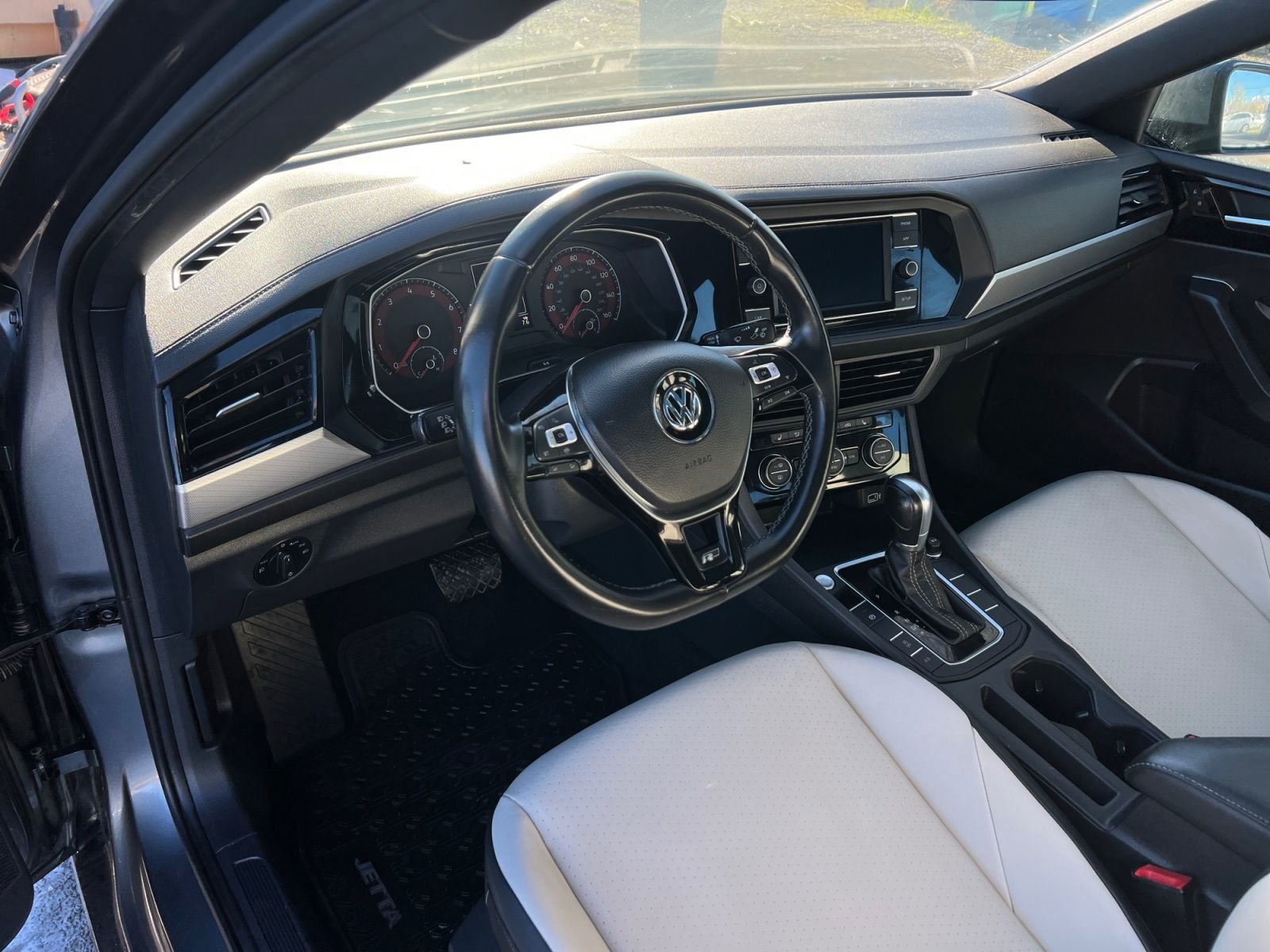 Used 2019 Volkswagen Jetta R-Line image 18