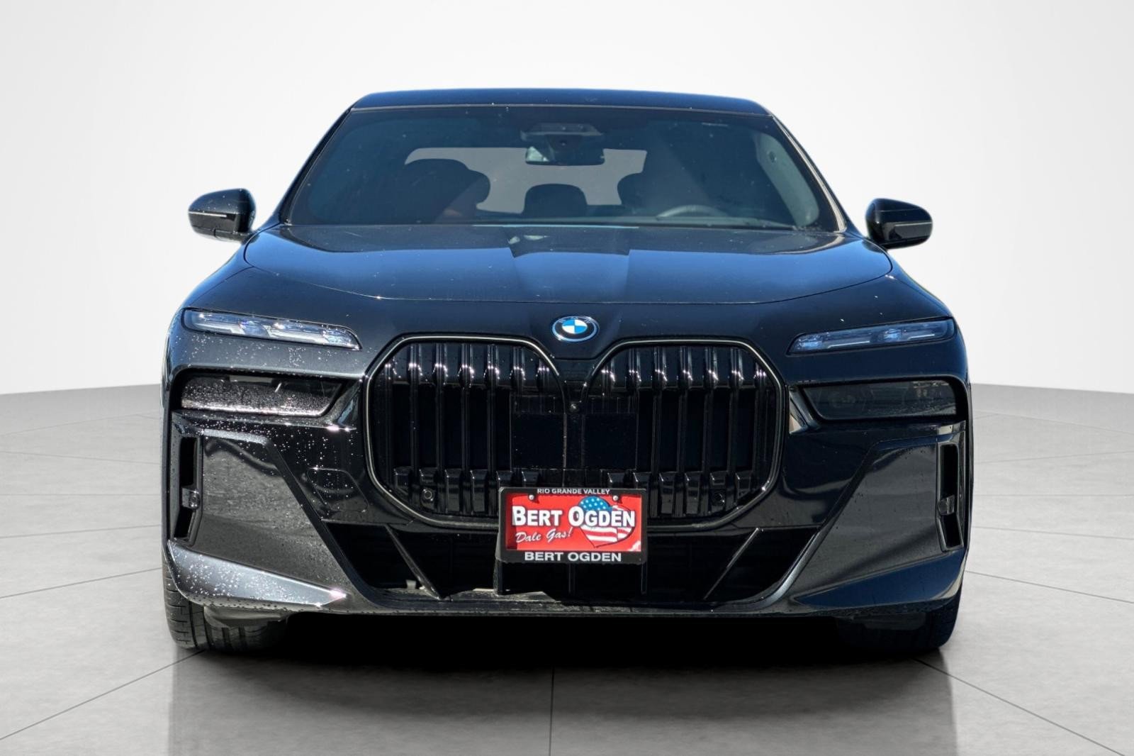 New 2026 BMW 750e xDrive w/ Executive Package AWD/4WD image 8