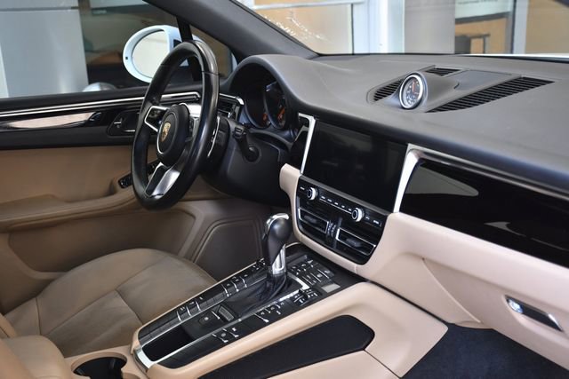 Used 2019 Porsche Macan AWD/4WD image 29