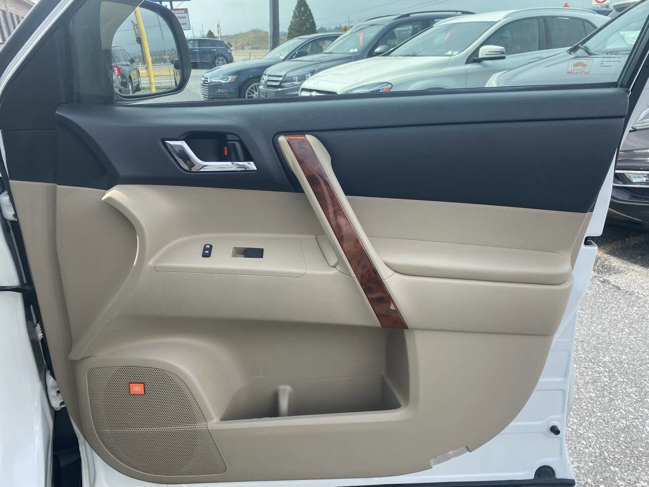 Used 2013 Toyota Highlander Limited image 17