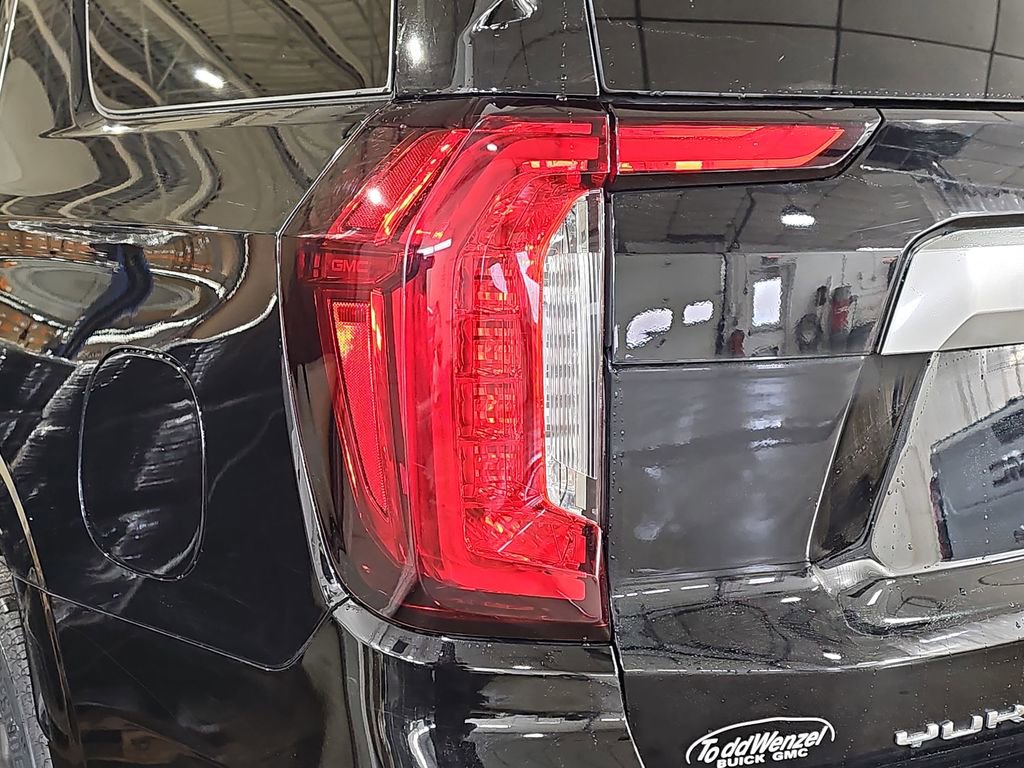 Certified 2021 GMC Yukon Denali w/ Denali Premium Package AWD/4WD image 42