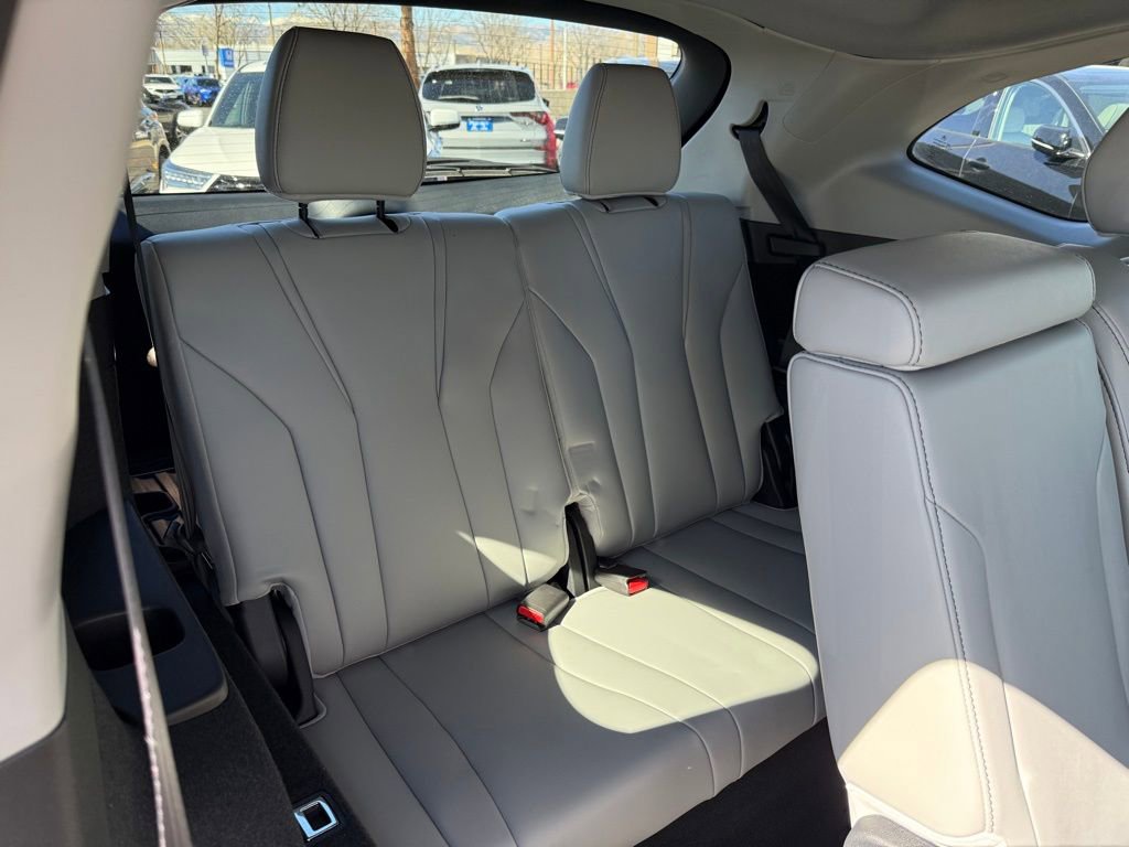Used 2024 Acura MDX SH-AWD w/ Technology Package image 19