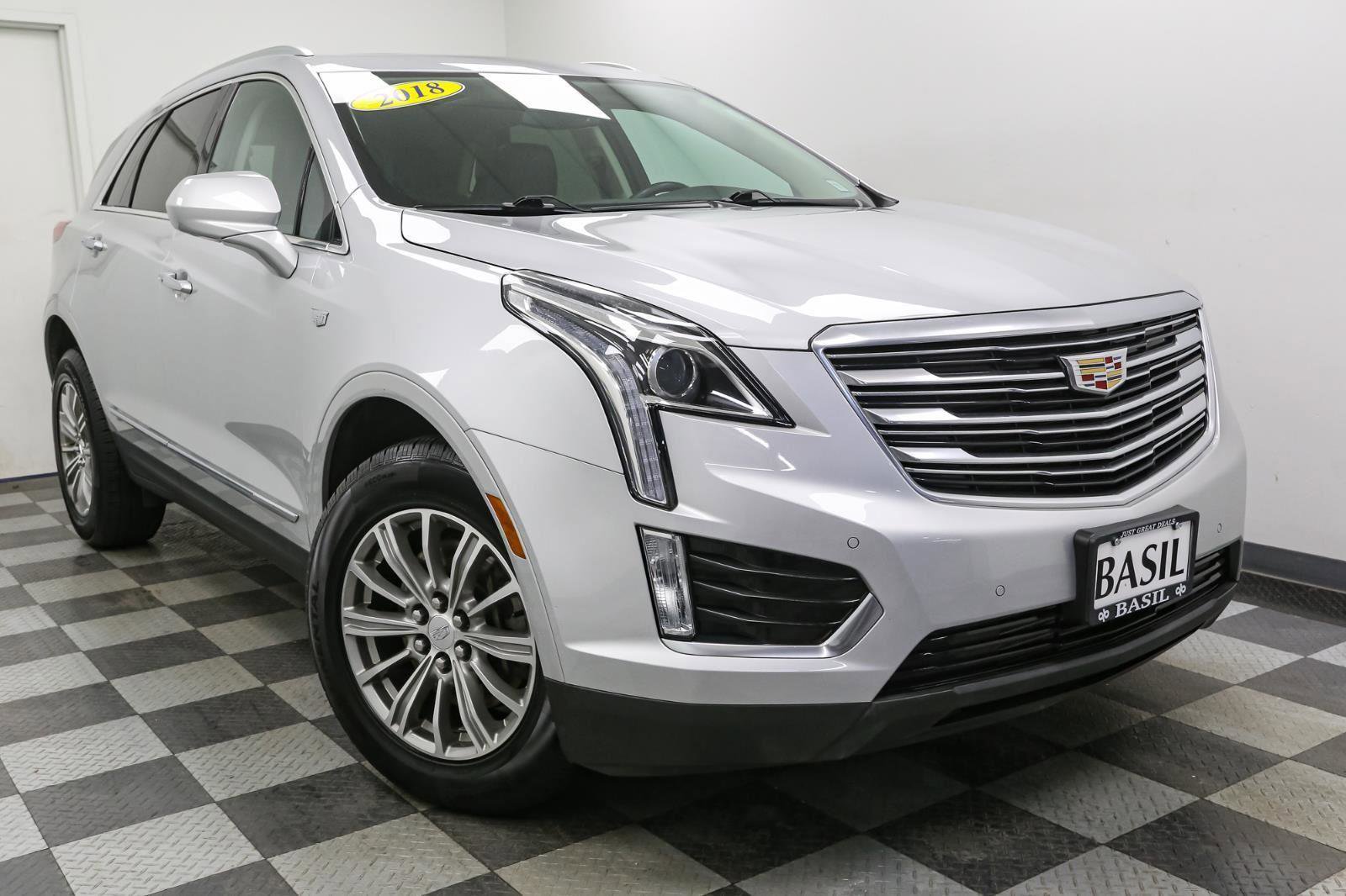 Used 2018 Cadillac XT5 Luxury w/ Driver Awareness Package image 2