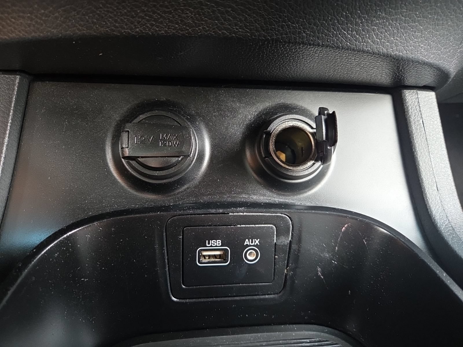 Used 2018 Hyundai Santa Fe Sport FWD image 25
