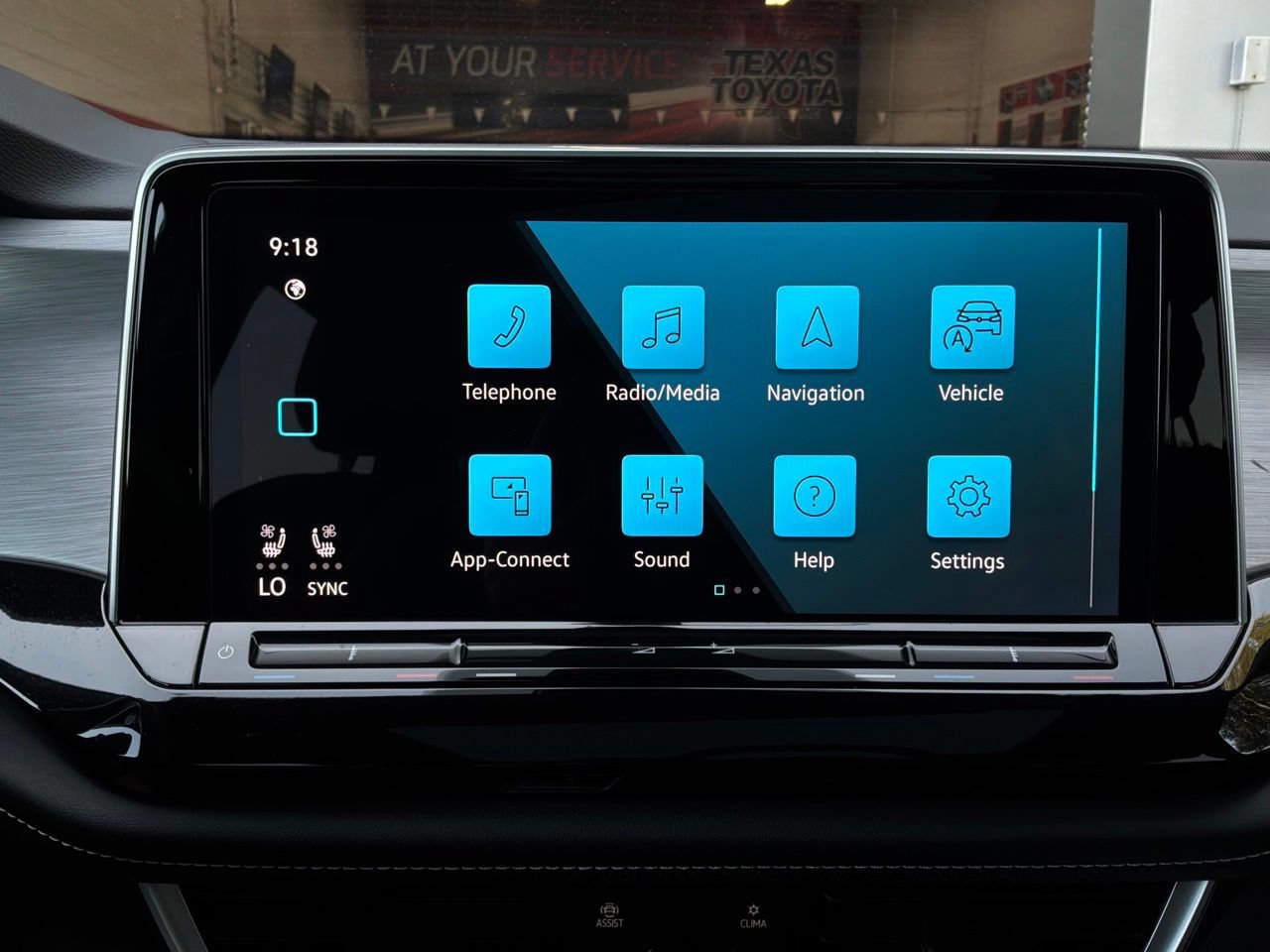 Used 2026 Volkswagen Atlas Cross Sport SE AWD/4WD image 33