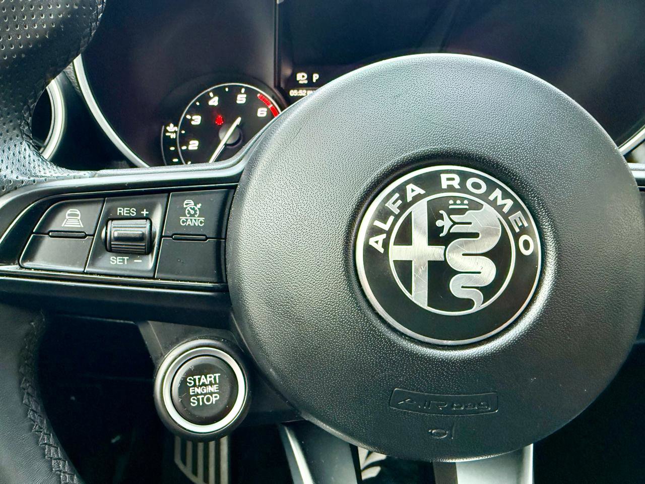 Used 2022 Alfa Romeo Giulia Ti AWD/4WD image 31