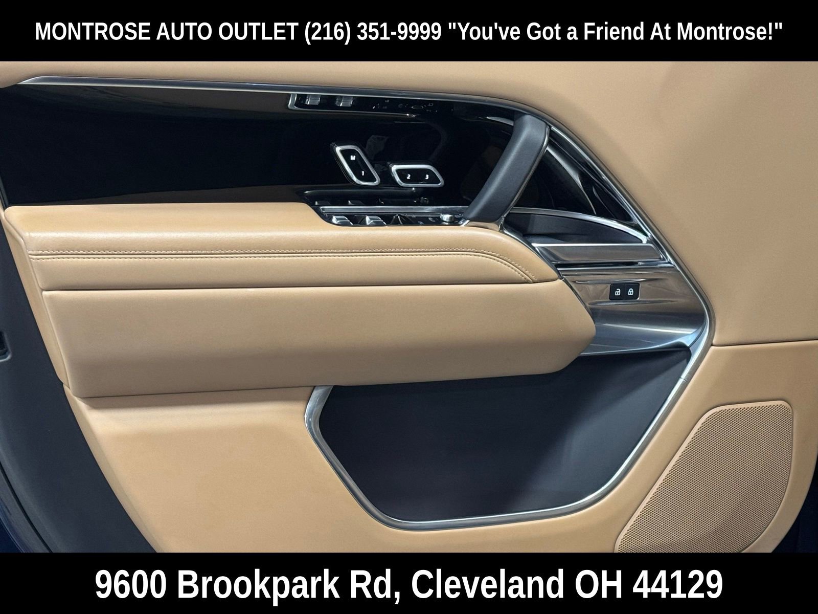 Used 2023 Land Rover Range Rover Long Wheelbase SE image 12