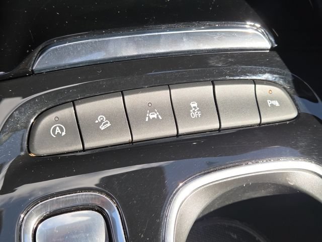 Used 2023 Buick Envision Essence w/ Sport Touring Package AWD/4WD image 9