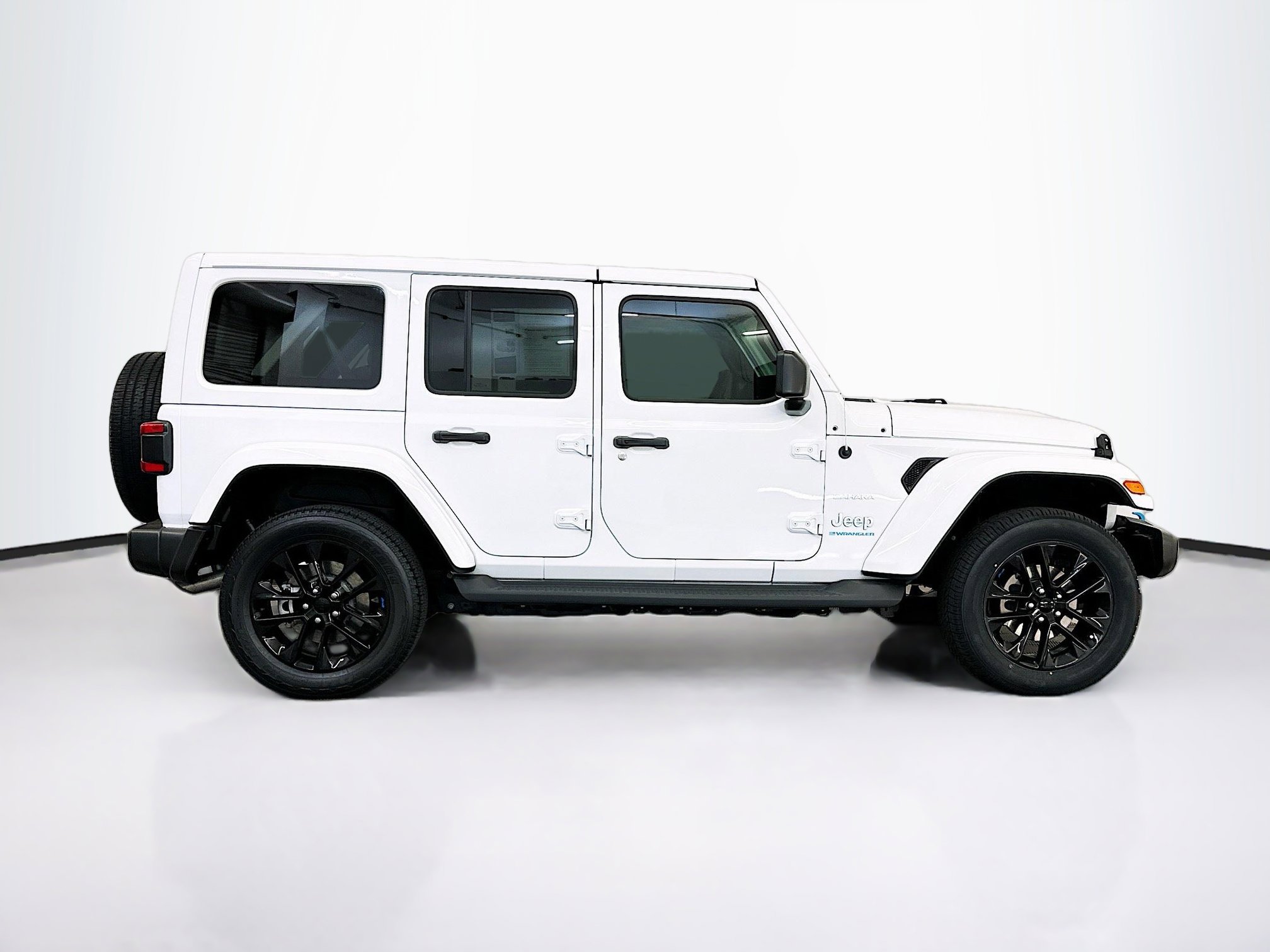 Used 2023 Jeep Wrangler Sahara image 10