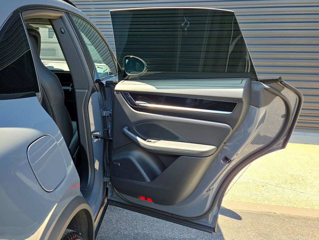 Certified 2025 Porsche Macan 4S Electric image 22