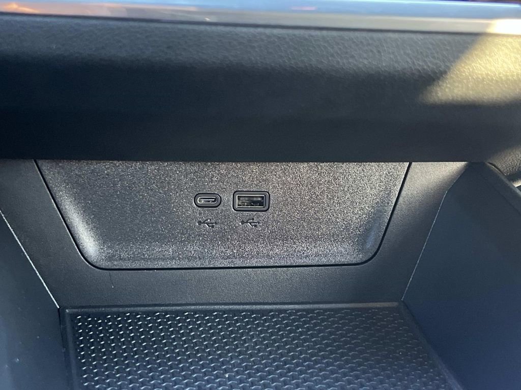 New 2026 Chevrolet Equinox LT w/ Convenience Package II image 16