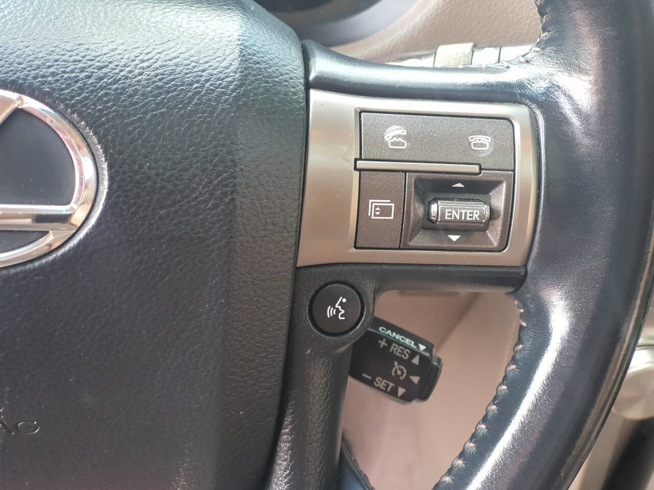 Used 2011 Lexus GX 460 image 23