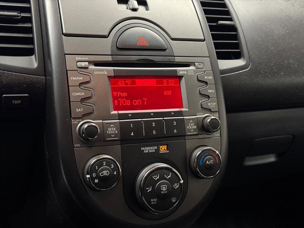 Used 2011 Kia Soul + w/ Audio Pkg image 17