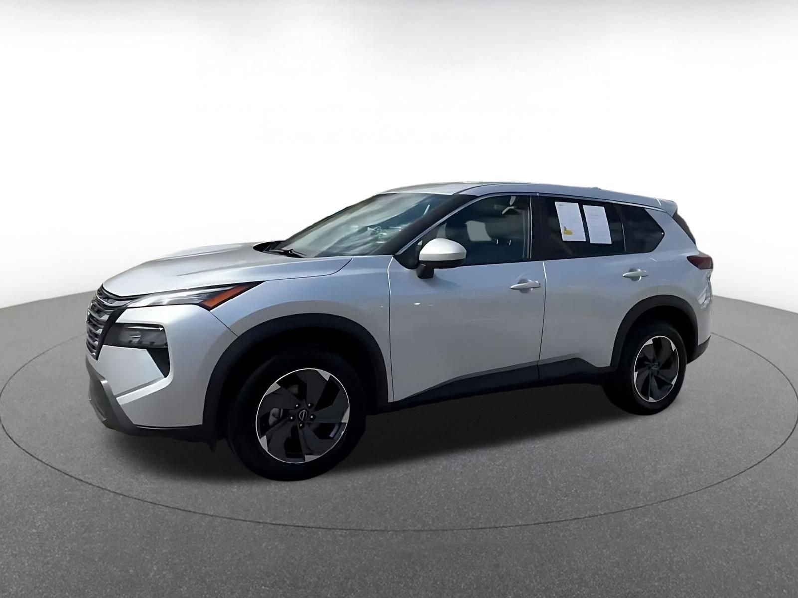Used 2025 Nissan Rogue SV FWD image 8