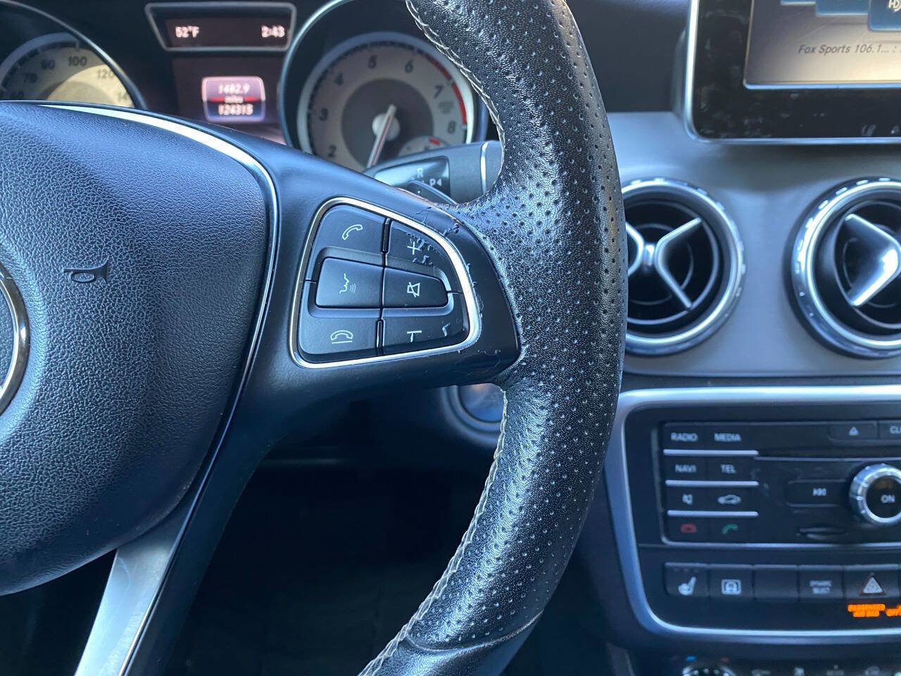 Used 2017 Mercedes-Benz GLA 250 4MATIC image 19