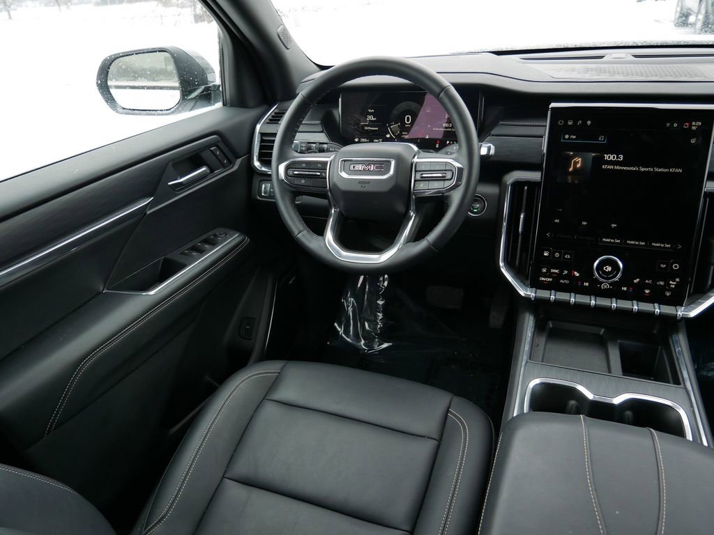 Used 2025 GMC Acadia Elevation w/ Elevation Premium Package image 13