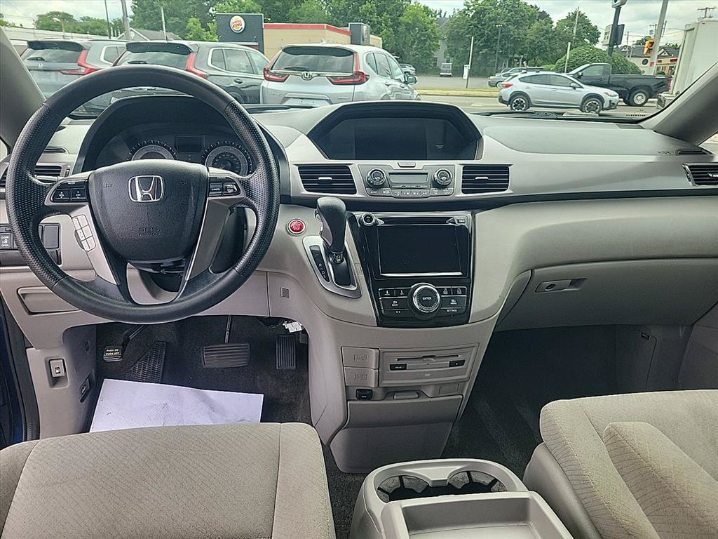 Used 2016 Honda Odyssey SE image 11