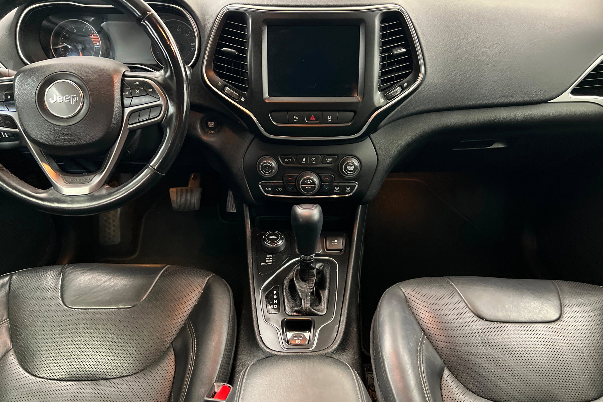 Used 2021 Jeep Cherokee Latitude Lux w/ Comfort/Convenience Group image 14