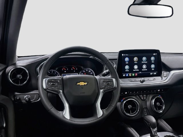New 2026 Chevrolet Blazer LT w/ LPO, Black Grille Bar Package FWD image 21