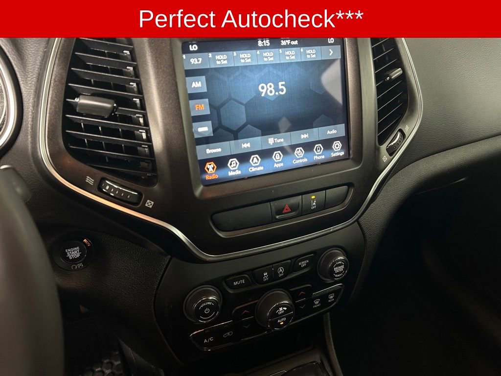 Used 2022 Jeep Cherokee Trailhawk w/ Comfort/Convenience Group AWD/4WD image 3