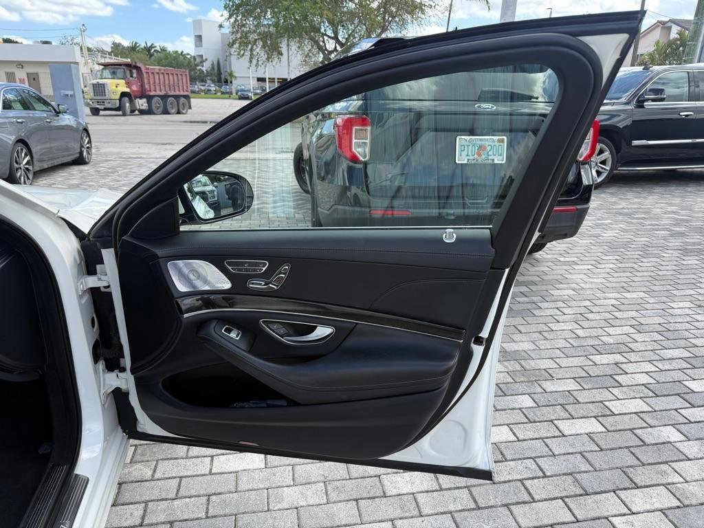 Used 2020 Mercedes-Benz S 560 Sedan image 22