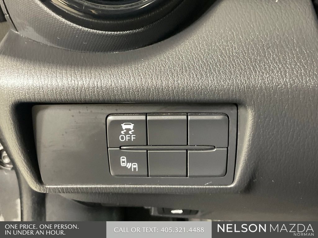 Used 2018 MAZDA MX-5 Miata Club RWD image 34