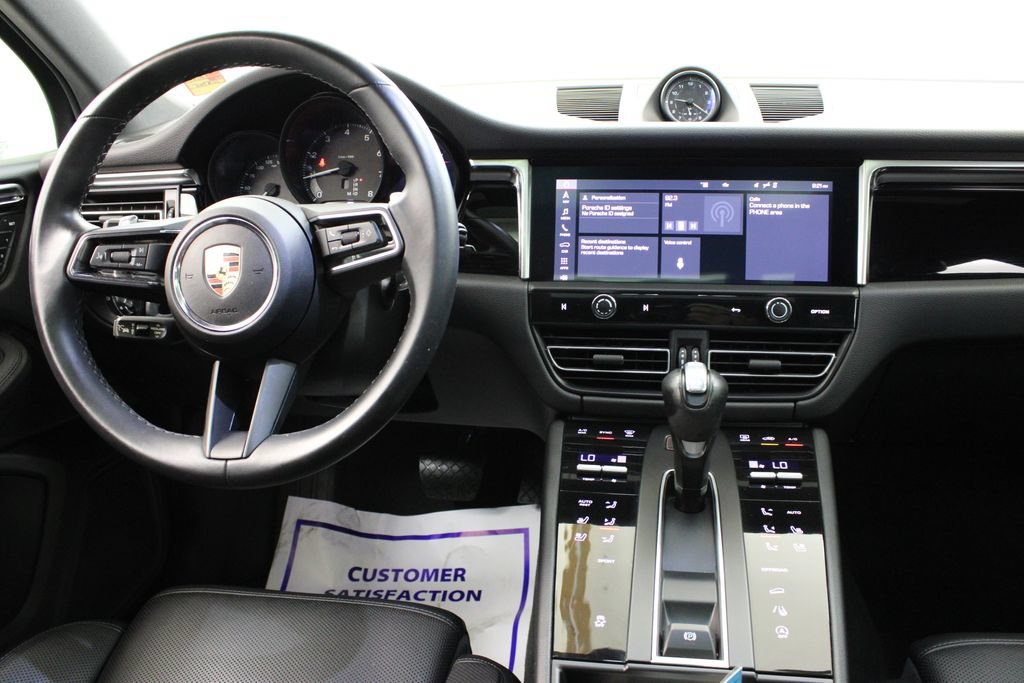 Certified 2023 Porsche Macan AWD/4WD image 16