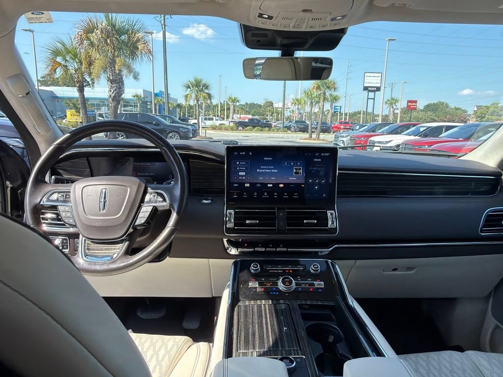 Used 2024 Lincoln Navigator L Black Label AWD/4WD image 11
