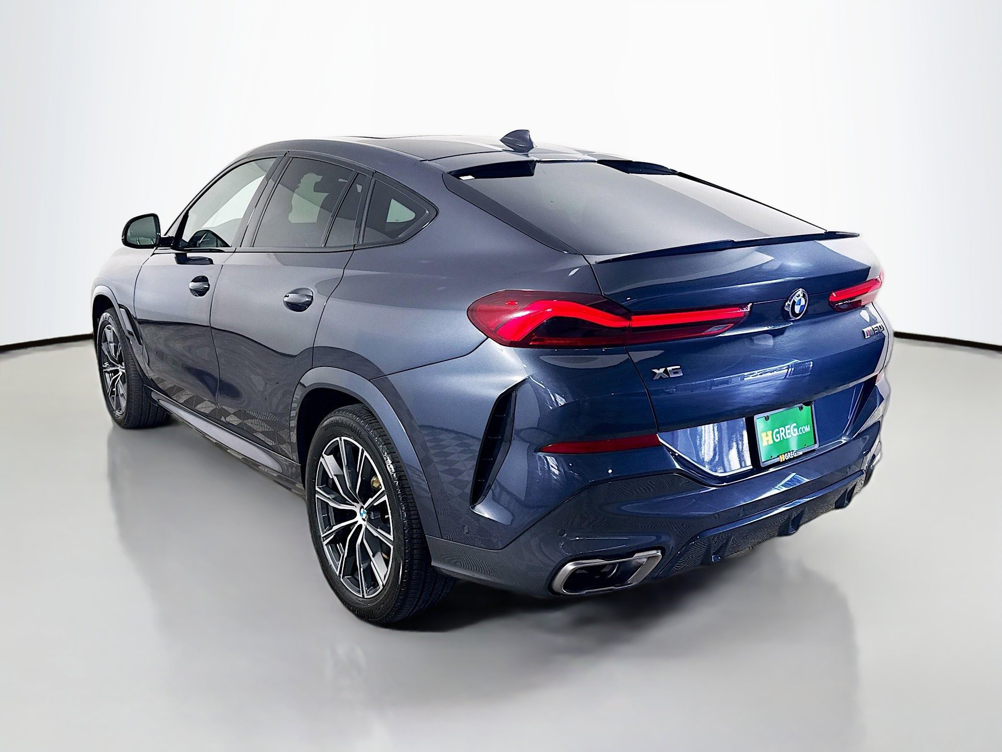 Used 2022 BMW X6 M50i w/ Dynamic Handling Package image 7