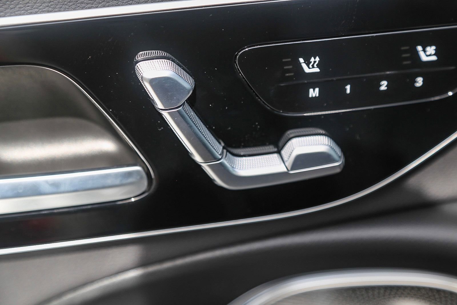 New 2024 Mercedes-Benz E 350 4MATIC Sedan image 19