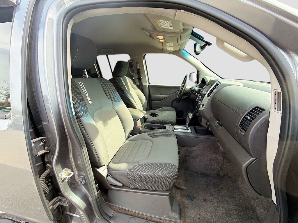 Used 2018 Nissan Frontier PRO-4X image 16