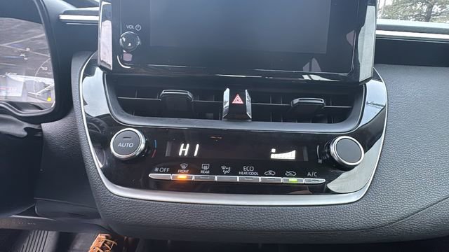 Used 2024 Toyota Corolla LE image 20