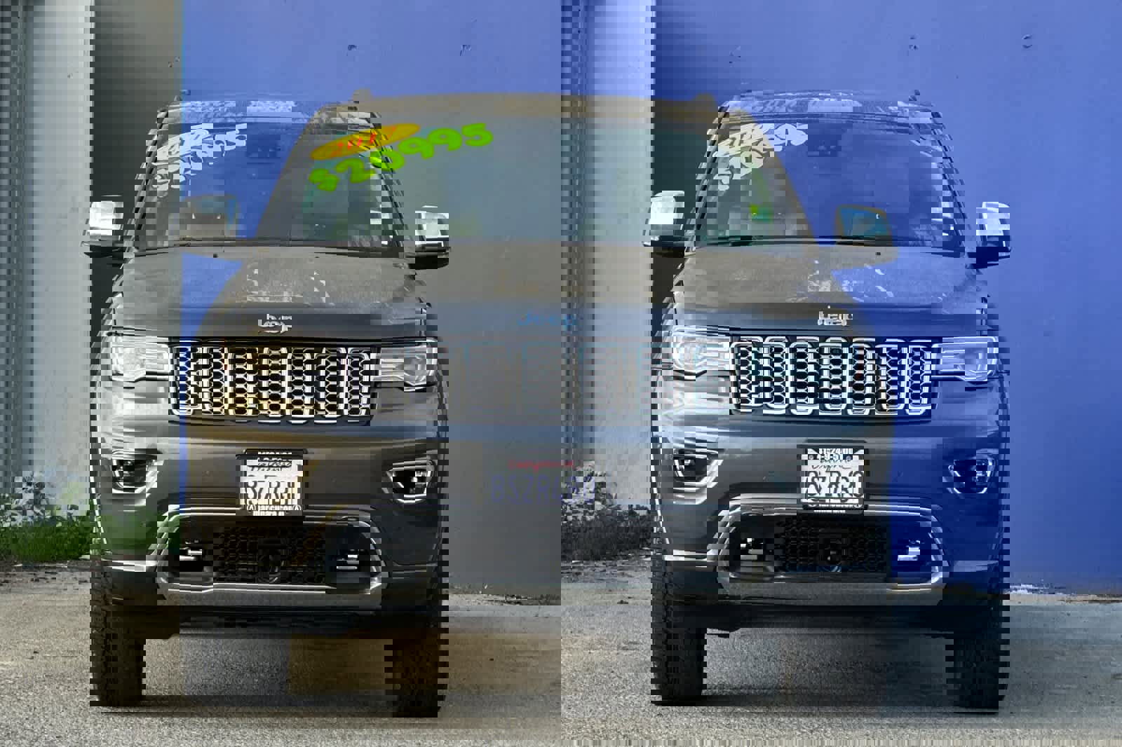 Used 2017 Jeep Grand Cherokee Overland w/ Jeep Active Safety Group image 8