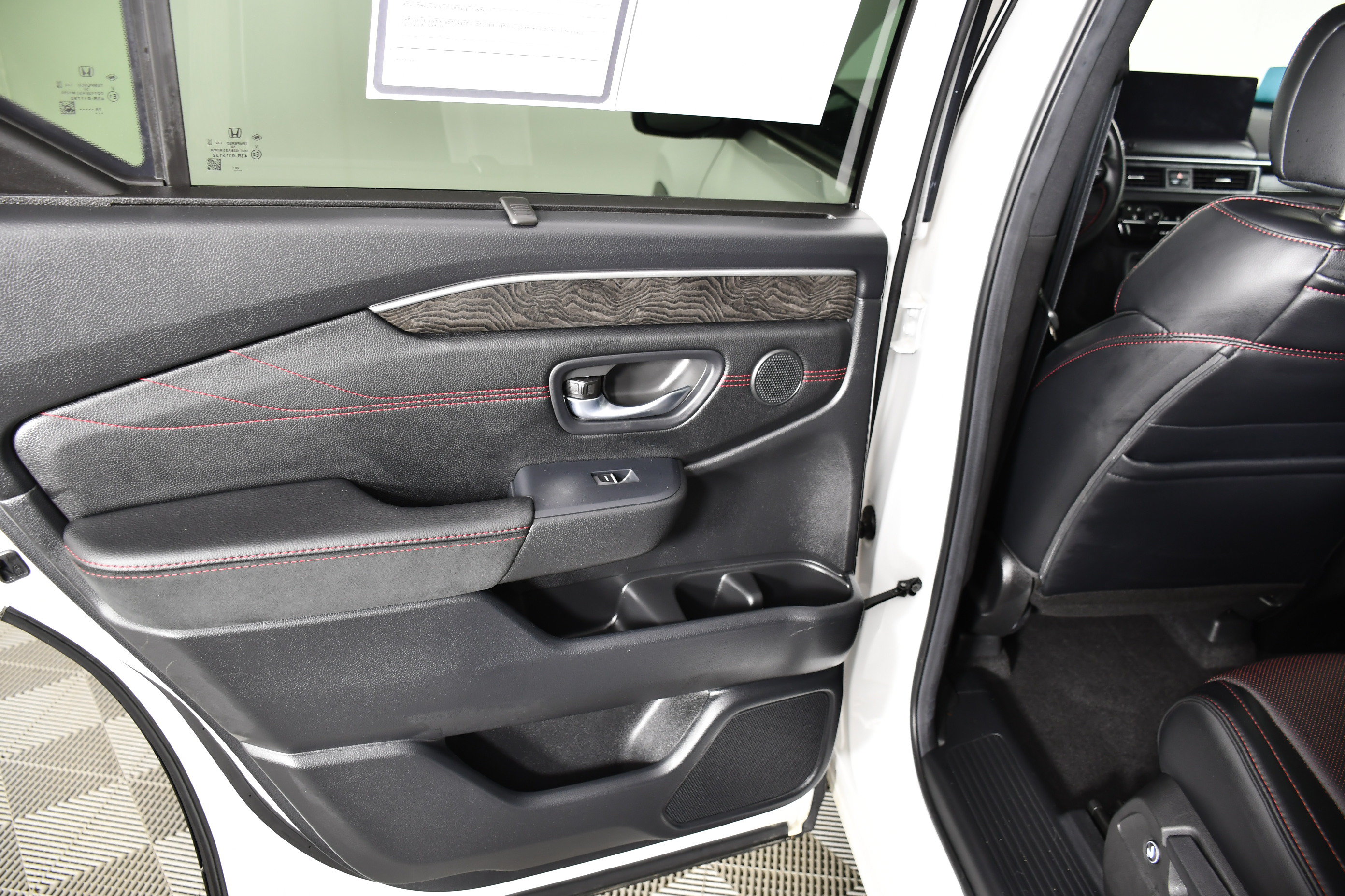 Certified 2026 Honda Pilot Black Edition image 47