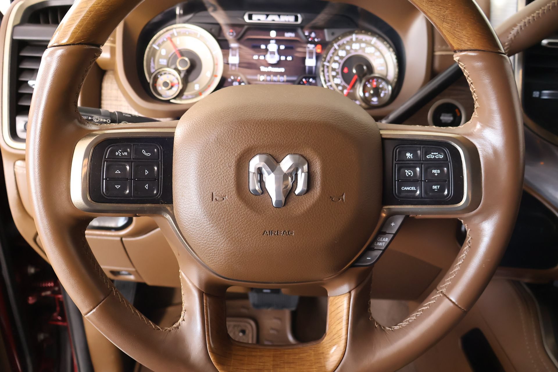 Used 2022 RAM 3500 Limited AWD/4WD image 3