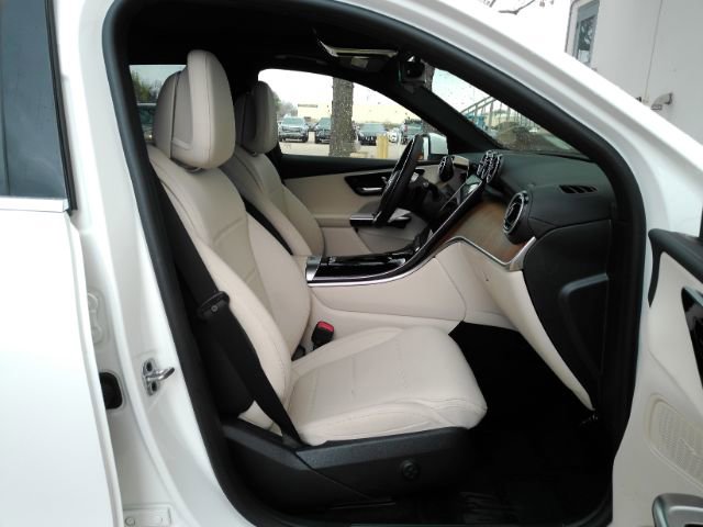 Used 2024 Mercedes-Benz GLC 300 image 22