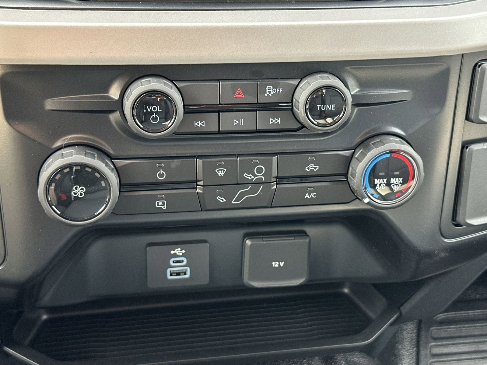 New 2026 Ford F250 XL w/ XL Chrome Package image 24