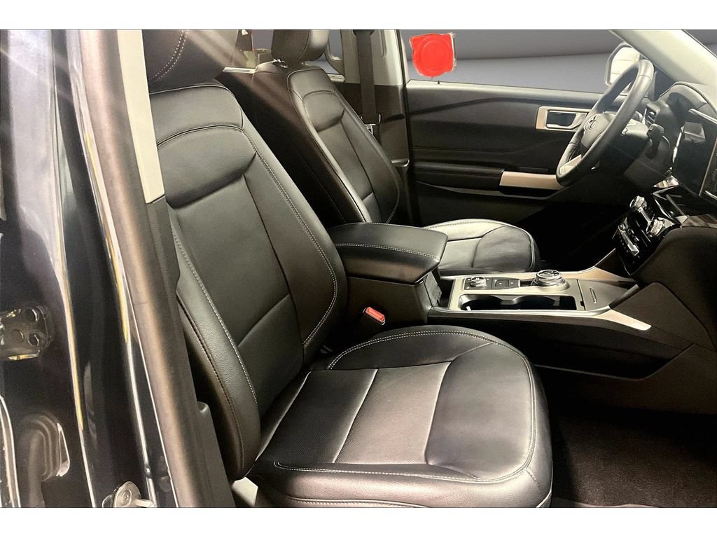 Used 2024 Ford Explorer Limited w/ Equipment Group 301A AWD/4WD image 49