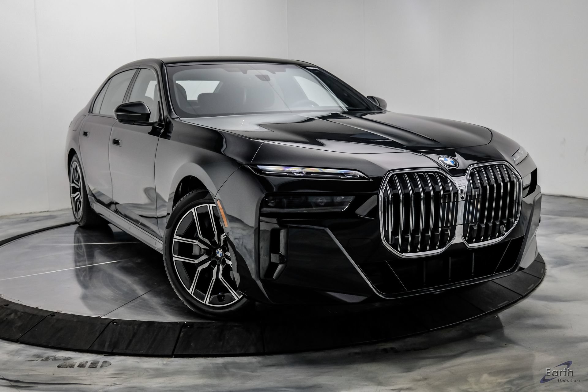 Used 2026 BMW 760i xDrive w/ Executive Package AWD/4WD image 24