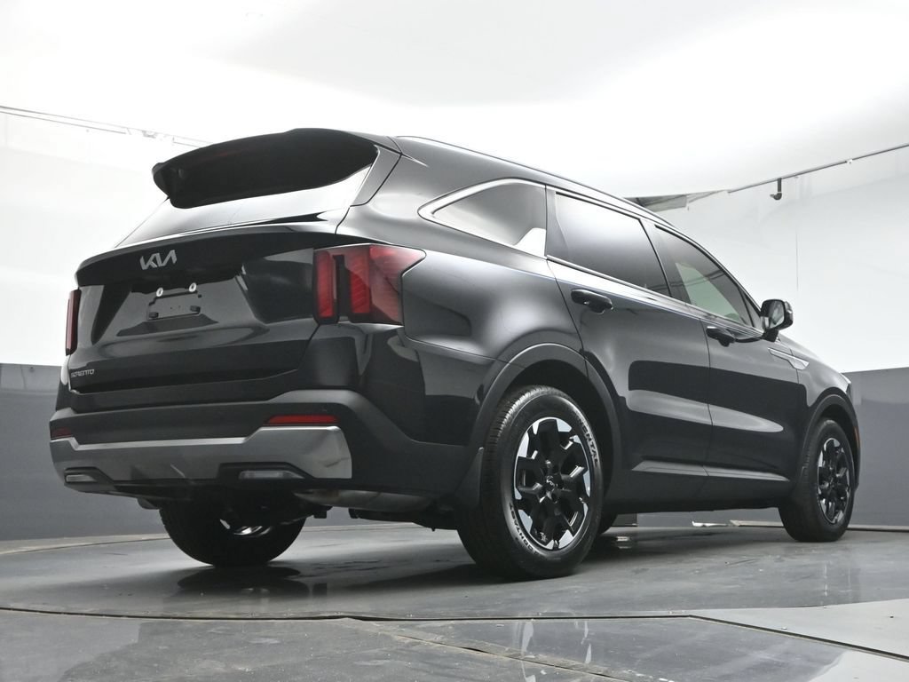 Used 2025 Kia Sorento S w/ Panoramic Sunroof Package FWD image 45