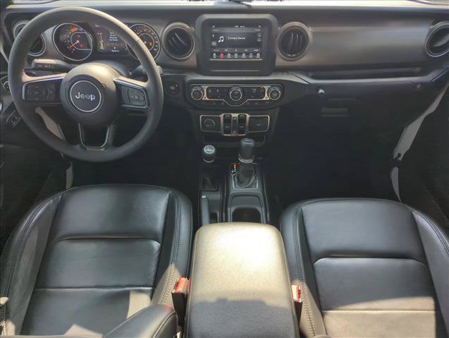 Used 2023 Jeep Gladiator Mojave AWD/4WD image 19